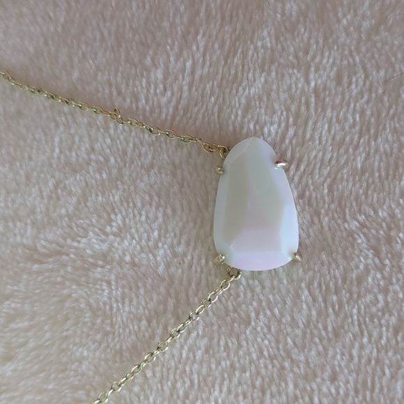 Kendra Scott Isla White Iridescent Gold Necklace - Picture 12 of 14